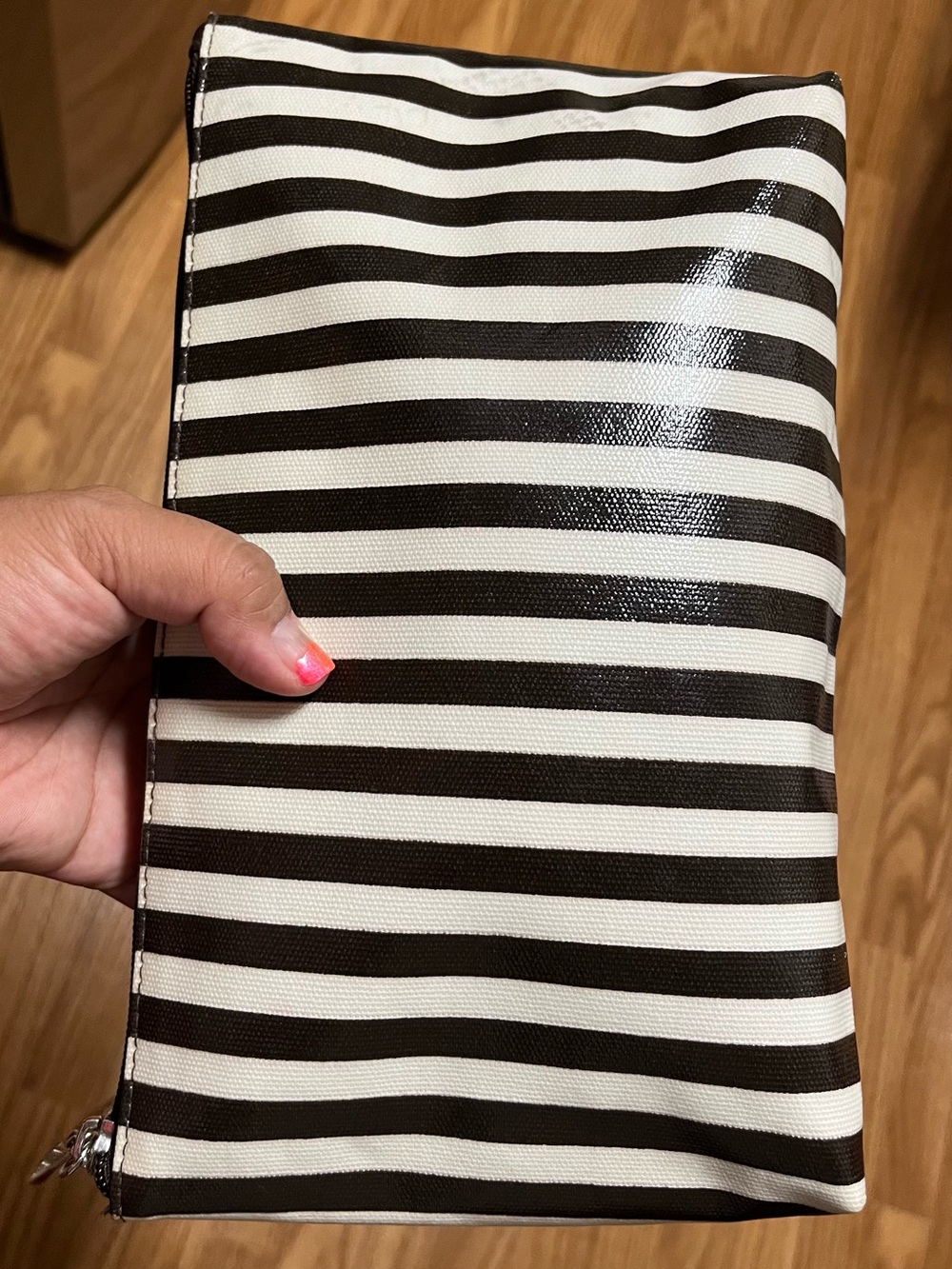 Henry Bendel vintage brown white stripe PVC cosmetic bag . Good condition. - Picture 11 of 11